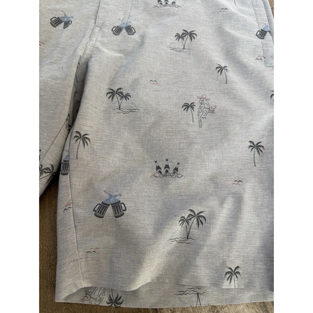 Travis Mathew Shorts Mens 30in Palm Tree Beer Parrot Tropical Print Golf - Picture 8 of 8